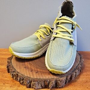 HOLO Eco Stylish Green and Yellow Women's Shoes, size 9.  NWT